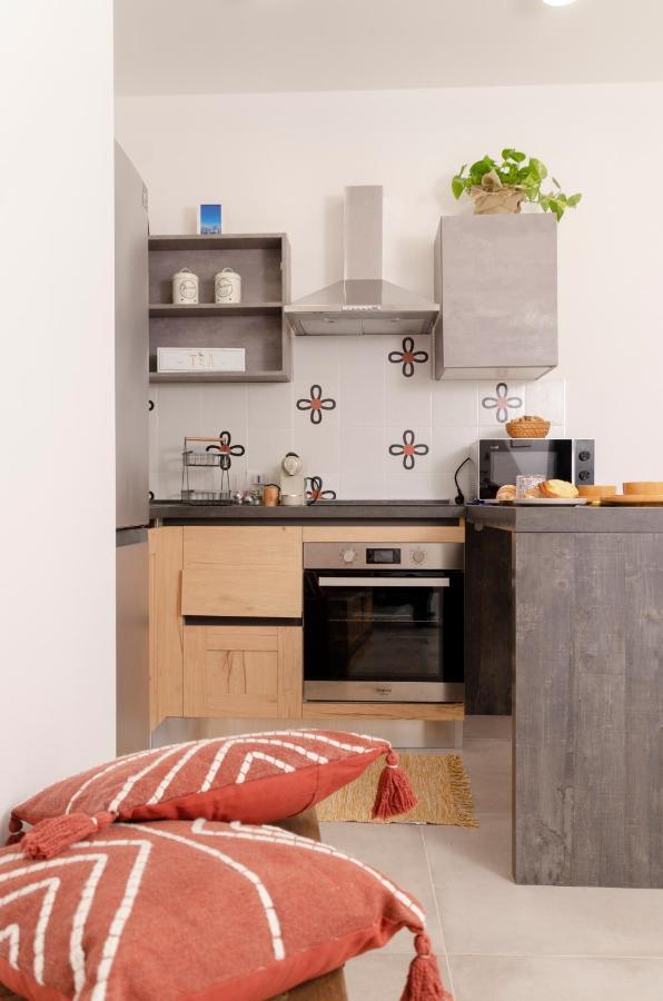 Apulialux Garruba Cozy Apt & Parking Bari Exterior photo